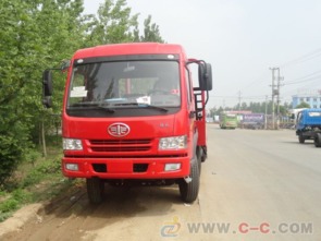 解放系列专用车解析 平板车报价、拖板车工厂与扫路车综合指南